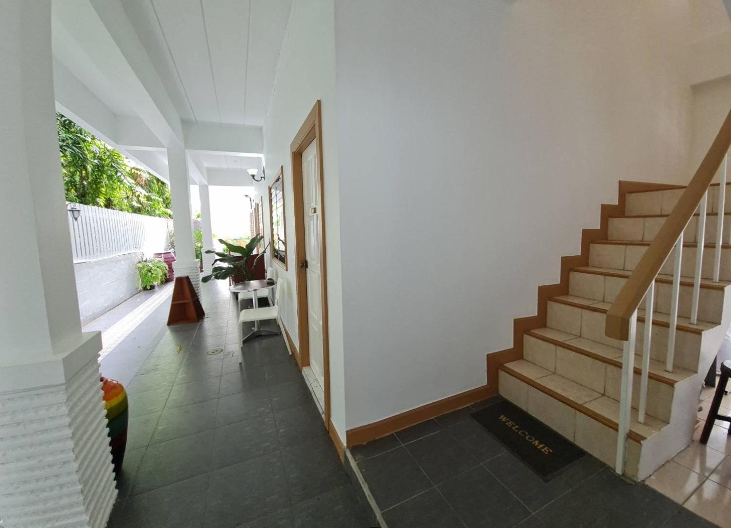 88 Backpackers Hua Hin Hotel Exterior photo