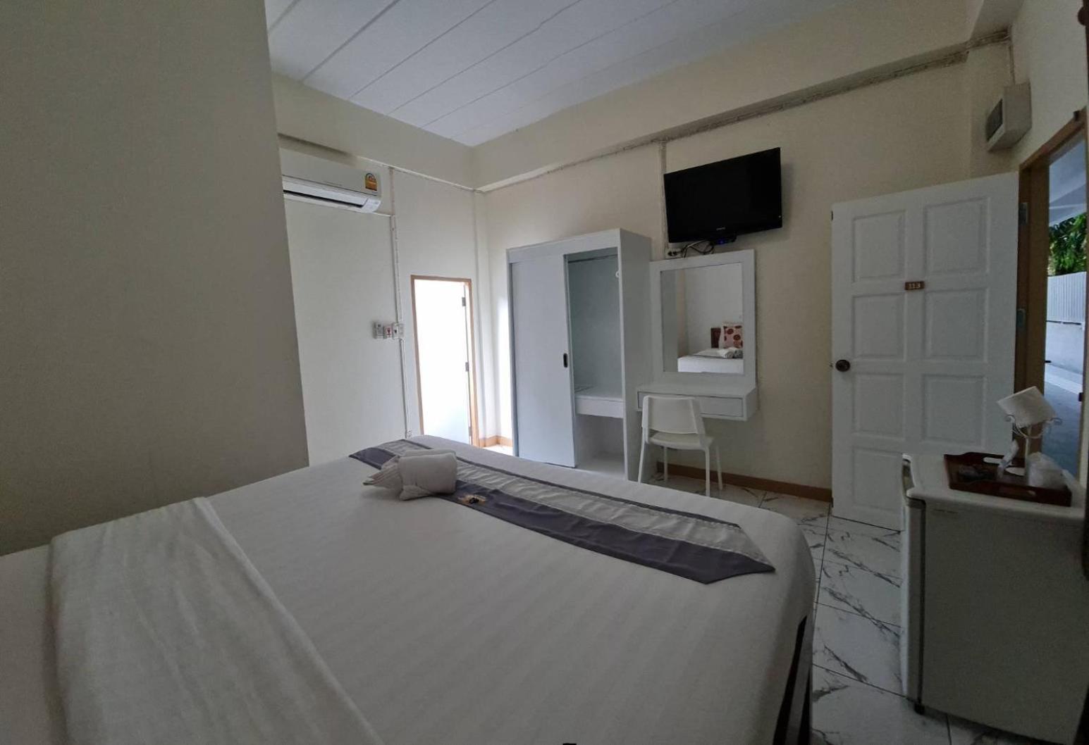 88 Backpackers Hua Hin Hotel Exterior photo