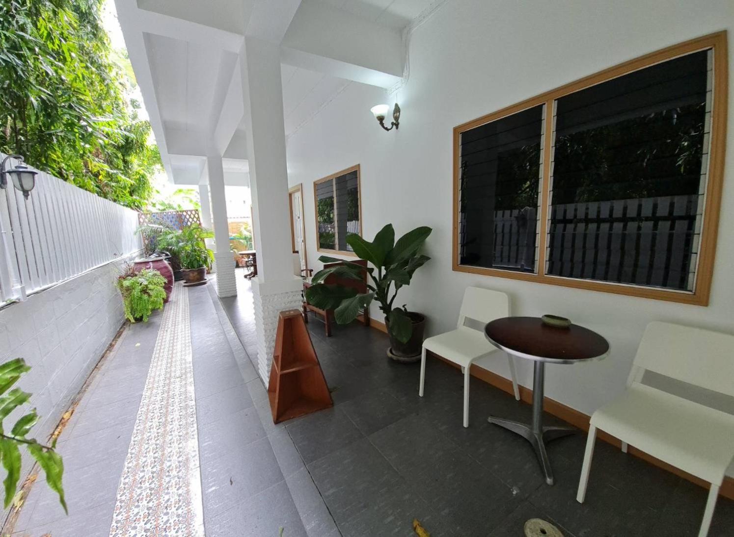 88 Backpackers Hua Hin Hotel Exterior photo