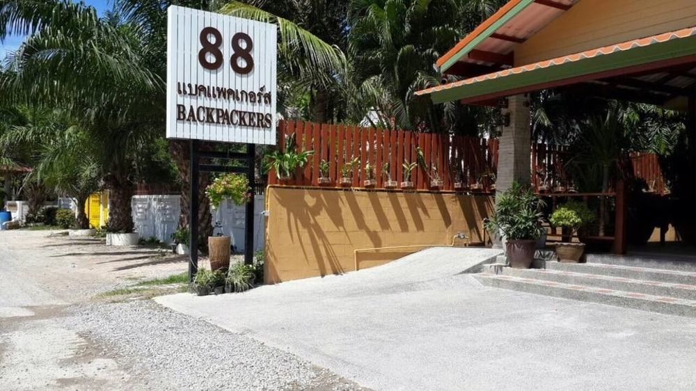 88 Backpackers Hua Hin Hotel Exterior photo