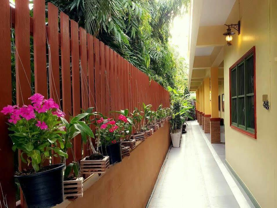 88 Backpackers Hua Hin Hotel Exterior photo